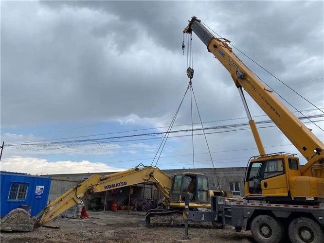 灵丘县25吨吊车的工作半径是多少？