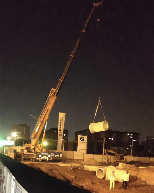 灵丘县“弯臂矫正”—— 吊车的 “形变补偿” 技术